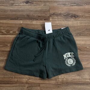 Nike Mid Rise Shorts